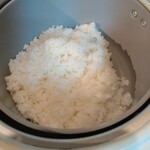 若松屋旅館 - 炊飯ジャーに食べきれない程のご飯が