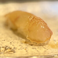 八郎すし - 能登産ひらめ