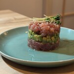 316467123 - マグロとアボカドの和風タルタル（¥1,080）