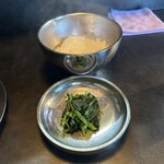 RAMEN HITONI YASASHIKU - 【tp菠薐草×白めし】