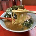 武蔵家 - スープを吸った麺