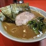 武蔵家 - 料理写真:ラーメン並　800円  柔め、濃いめ、多め