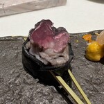 串揚げ･大阪料理 キュイジーヌ･ド･オオサカ - 水前寺菜としめじの海苔巻き　水前寺菜の出汁から作ったジュレ