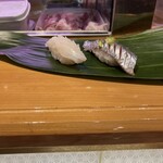 ひょうたん寿司 - 左からイカと秋刀魚
