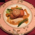 ビストロ・プティポワ - サーモンとホタテのポワレ