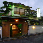 観山荘本館 - 国道１０号線１本裏手に有ります♪