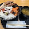 塩釜仲卸市場 マイ海鮮丼コーナー