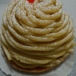 セ・ラ・セゾン! - 今回は、秋の到来！ということで、定番モンブランをチョイス。中には栗が…