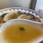 天津 - 何を材料にしてるかは分からないが、雑味もなく深みのある味わいからは、丁寧にスープの仕込みがされてると感じる