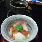 武蔵野 - 2014.10)モモのコンポートとアイスのデザート、コーヒー