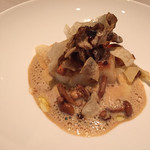 ロワゾー・パー・マツナガ - 鱈のいろいろきのこソース
      