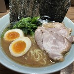 横浜ラーメン 渡来武 総本店 - 