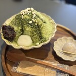 QQQ×UTA - 