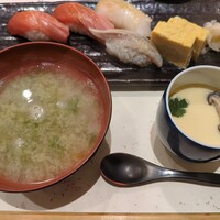 鮨 あうん - アオサのお味噌汁、茶碗蒸し