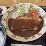 つちや食事処 - 肉は柔らかく美味い デミグラスソースも美味い ご飯はイマイチ