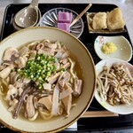 古民家食堂てぃーらぶい