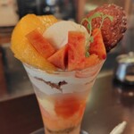 CAFE CUPOLA mejiro - 東方美人なもものパフェ