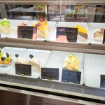 ユクリ - ショーケースのケーキたち