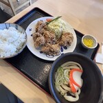 手打ちうどん たぬき - 料理写真: