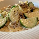 アル・ケッチァーノ  - 豚とズッキーニのクリームソースパスタ（接写）嫁オーダー分