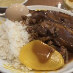 来富市場 - 豚角煮の魯肉飯