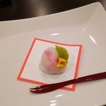 仁倉総本店 - 季節の生菓子。ほんわか気分♪