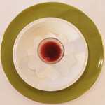 ポアブル - ランチコース　7370円 のレンズ豆とつぶ貝のサラダ ビーツのソース