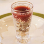 ポアブル - ランチコース　7370円 のレンズ豆とつぶ貝のサラダ ビーツのソース