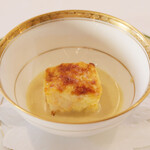 ポアブル - ランチコース　7370円 の温かい蟹 栗のソース