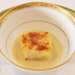 ポアブル - ランチコース　7370円 の温かい蟹 栗のソース