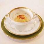 ポアブル - ランチコース　7370円 の温かい蟹 栗のソース