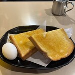 喫茶 マロン - モーニングのトーストとゆで卵
