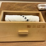 鮨おばな - おしぼり