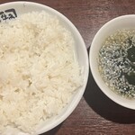 牛角 - ご飯大盛りとわかめスープ(1人前)