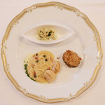 ポアブル - ランチコース　7370円 のフォアグラムース、ズッキーニ、ホタテとパスタのリゾット