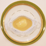 ポアブル - ランチコース　7370円 の新玉葱のフラン ジャガイモの温かいスープ