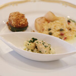 ポアブル - ランチコース　7370円 のフォアグラムース、ズッキーニ、ホタテとパスタのリゾット