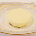 ポアブル - ランチコース　7370円 のバター
