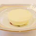 ポアブル - ランチコース　7370円 のバター