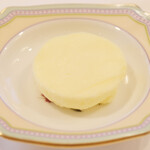 ポアブル - ランチコース　7370円 のバター