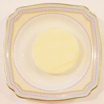 ポアブル - ランチコース　7370円 のバター