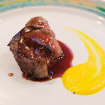 ポアブル - ランチコース　7370円 の牛ロース 人参のピューレ