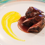 ポアブル - ランチコース　7370円 の牛ロース 人参のピューレ