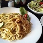 シュワルツ カッツ - ジェノベーゼ（サラダ・スープ付き）