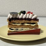 ル・パティシエ ヨコヤマ - ブルーベリーのミルフィーユ 640円