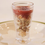 ポアブル - ランチコース　7370円 のレンズ豆とつぶ貝のサラダ ビーツのソース