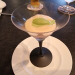 CORK - スープ=冷製桃のポタージュ、ミントとセロリの白玉入り、抹茶アイスのせ