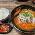 薩摩ラーメン しんば - 料理写真:特選旨辛みそラーメン定食