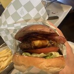 シェイクツリー バーガー＆バー - 