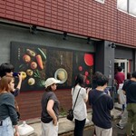 店舗外観(と行列)